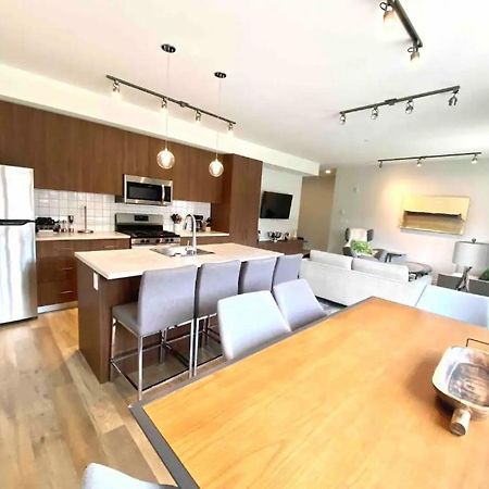 Brand New 3-Bedroom Condo In The Heart Of Sidney Exterior photo